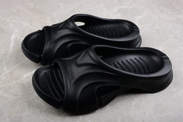 Ba***ci*ga HD Mule Black Rubber  735249W3CES1000 - Image 4