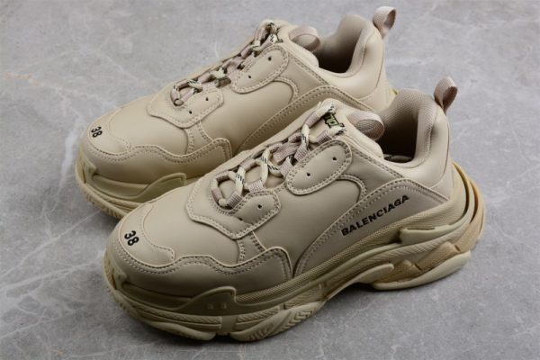 Ba***ci*ga Track Trainers 2021 Black 668562-W3CQ5-1210(SP batch) - Image 4