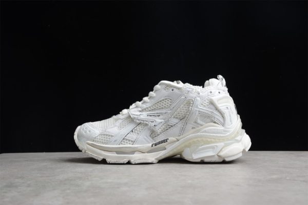 Ba***ci*ga Runner White 677402-W3RA9-9000 1:1(SP batch)