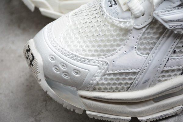 Ba***ci*ga Runner White 677402-W3RA9-9000 1:1(SP batch) - Image 3