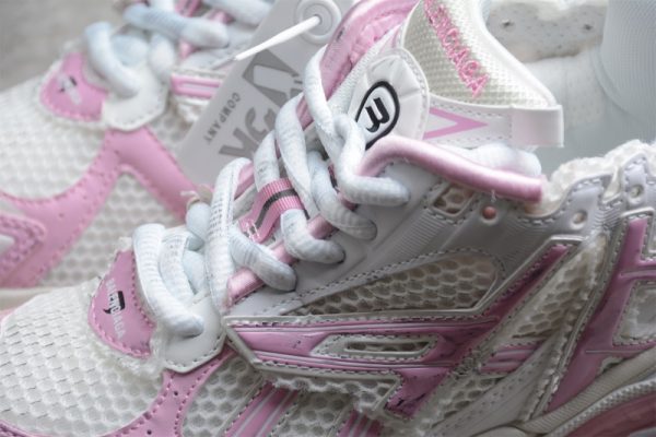 Ba***ci*ga Runner Pink White 677402-W3RB3-9059 1:1(SP batch) - Image 2