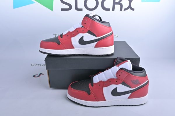 Jordan 1 Mid Chicago Black Toe (GS)(SP Batch) 554724-069