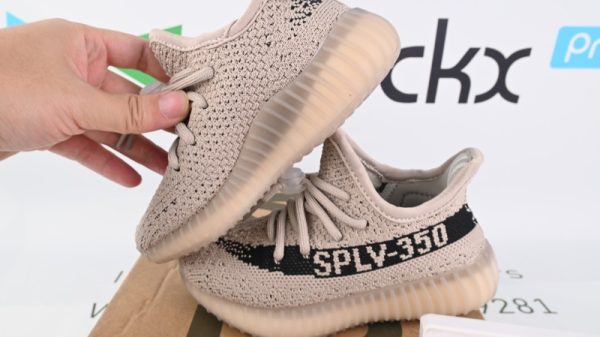 Kid  adidas Yeezy Boost 350 V2 HP7870