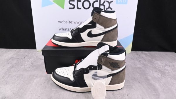 Air Jordan 1 Retro High OG 'Dark Mocha' 555088-105 - Image 2
