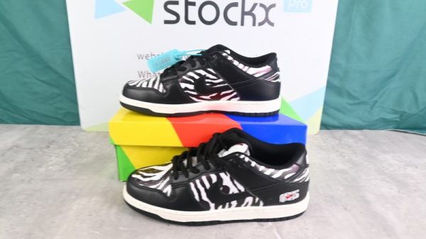 Quartersnacks x Dunk Low SB 'Little Debbie  s Zebra Cakes' DM3510-001