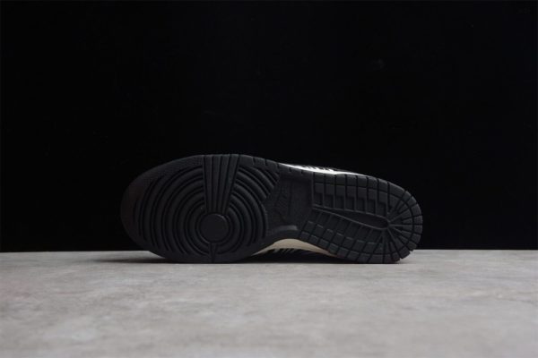 Quartersnacks x Dunk Low SB 'Little Debbie  s Zebra Cakes' DM3510-001 - Image 4