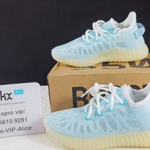 Kid  YEEZY BOOST 350 V2   Mono Ice   GW2869
