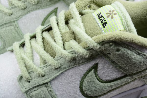 Nike Dunk Low SE Fleece Pack Honeydew DQ7579-300 - Image 2