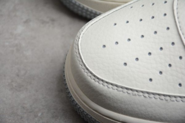 Cheap Undefeated x Nike Air Force 1 Mid SU19 Beige Silver AO6617-306 - Image 3