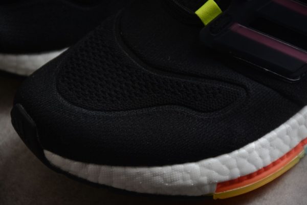 adidas Ultra Boost 22 GY4516 - Image 3