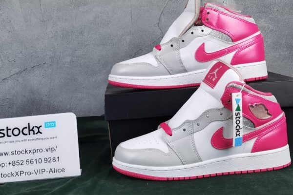 AIR JORDAN GIRLS 1 MID (GS) 555112-109