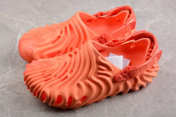 Salehe Bembury x Crocs Polle x Clog  Orange - Image 4