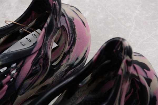 adidas Yeezy Foam RNR MX Carbon IG9562 - Image 3