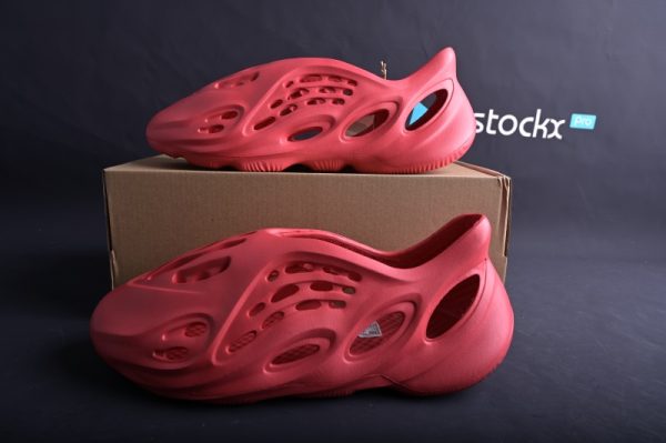 (Free Shipping) adidas Yeezy Foam RNNR Vermillion GW3355