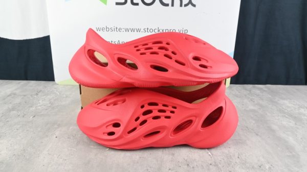 (Free Shipping) adidas Yeezy Foam RNNR Vermillion GW3355 - Image 5
