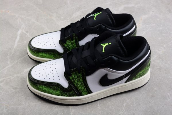 Jordan 1 Low White Black Green (GS) DO8244-003 - Image 4