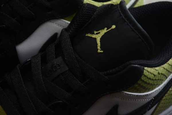 Jordan 1 Low Snakeskin Vivid Green (W) DX4446-301 - Image 2