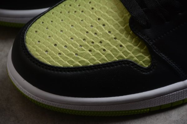 Jordan 1 Low Snakeskin Vivid Green (W) DX4446-301 - Image 3