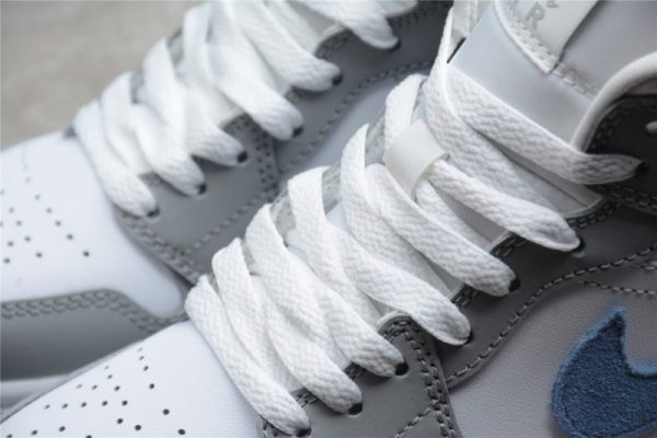 Jordan 1 Mid Wolf Grey Aluminum (W)  BQ6472-105 - Image 4