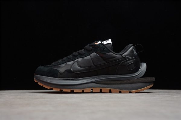 Nike Vaporwaffle sacai Black Gum DD1875-001 - Image 2