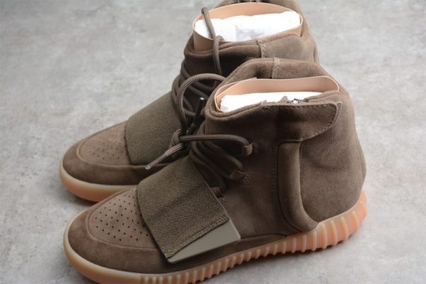 adidas Yeezy Boost 750 Light Brown Gum (Chocolate)(SP batch) BY2456 - Image 4