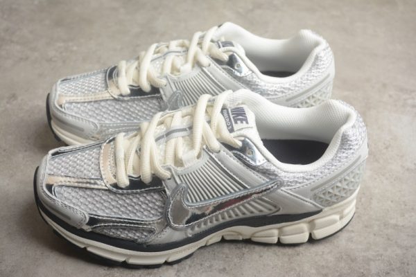 Nike Zoom Vomero 5 Photon Dust Metallic Silver (Women's) FD0884-025 - Image 4