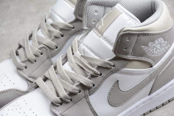 Air Jordan 1 Mid 'Linen'  554724-082 - Image 3