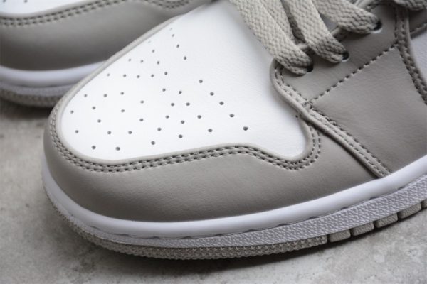 Air Jordan 1 Mid 'Linen'  554724-082 - Image 4
