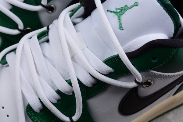 Air Jordan 1 Low   Christmas   553558-129 - Image 2
