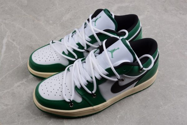 Air Jordan 1 Low   Christmas   553558-129 - Image 4