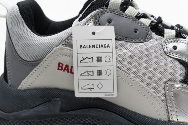 Ba***ci*ga Triple S Black Silver 541624 W09E1 7320(SP batch) - Image 2