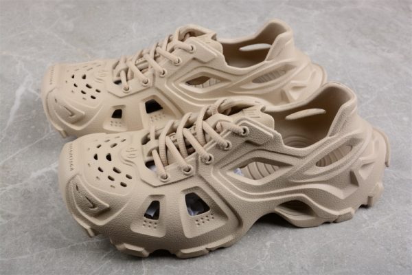 Ba***ci*ga HD Lace Up Beige 702421W3CES9300 - Image 4