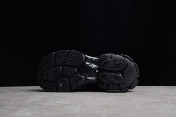 Ba***ci*ga Runner Black 656065-W3RA1-1000 1:1(SP batch) - Image 3