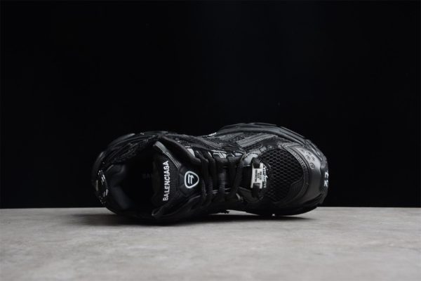 Ba***ci*ga Runner Black 656065-W3RA1-1000 1:1(SP batch) - Image 4