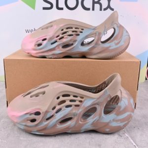 (Free Shipping) adidas Yeezy Foam RNNR MX Sand Grey GY3969