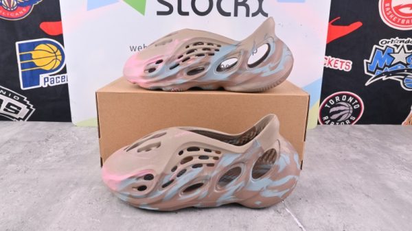 (Free Shipping) adidas Yeezy Foam RNNR MX Sand Grey GY3969
