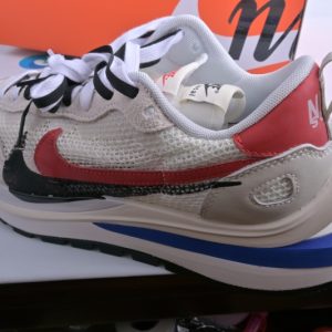 Nike Vaporwaffle sacai Sport Fuchsia Game Royal CV1363-100
