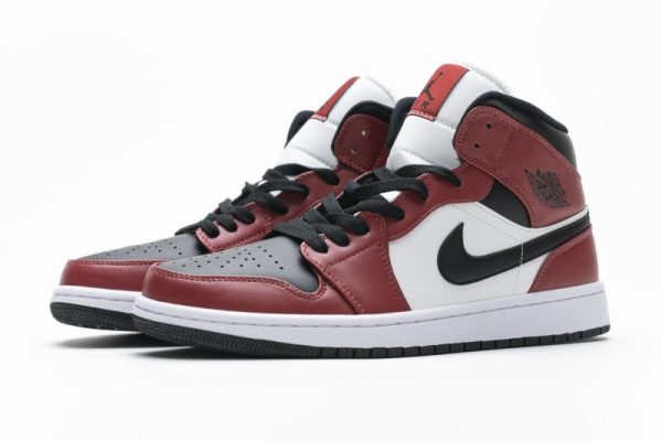 Jordan 1 Mid Chicago Black Toe (GS) 554724-069 - Image 4