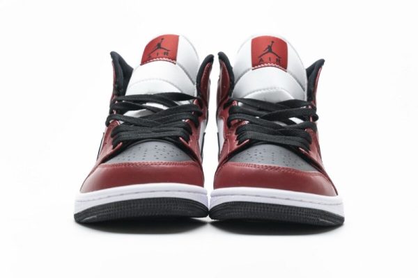 Jordan 1 Mid Chicago Black Toe (GS) 554724-069 - Image 5