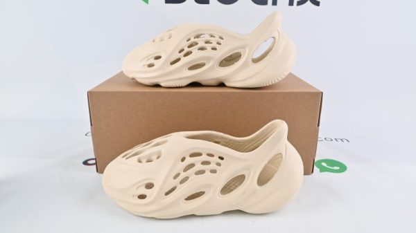 (Free Shipping)Yeezy Foam Runner   Sand   FY4567