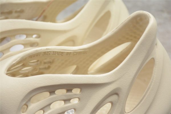 (Free Shipping)Yeezy Foam Runner   Sand   FY4567 - Image 2