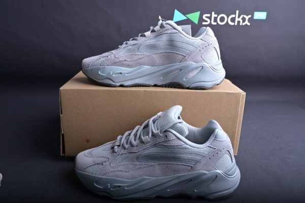 adidas Yeezy Boost 700 V2 Hospital Blue FV8424