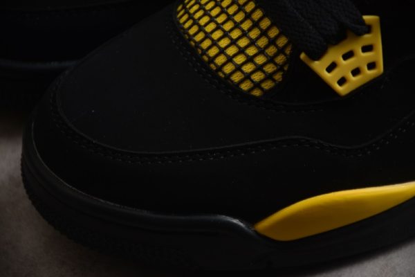 Air Jordan 4 Thunder 2023 (SP batch) DH6927-017 - Image 4