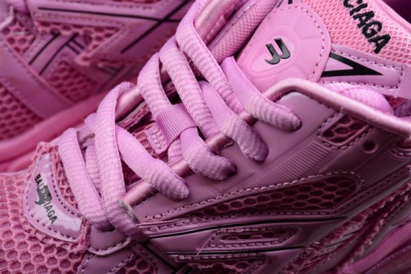 Ba***ci*ga Runner Kith Four.Color 7.0 21ss W3RB15000(SP batch) - Image 2
