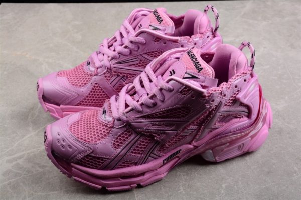 Ba***ci*ga Runner Kith Four.Color 7.0 21ss W3RB15000(SP batch) - Image 4