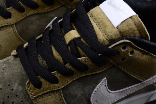 WTVUA x Nike SB Dunk Low WT1233-033 - Image 2