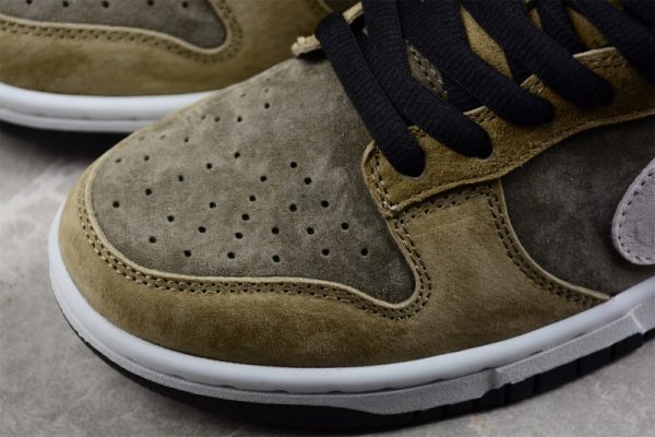 WTVUA x Nike SB Dunk Low WT1233-033 - Image 3