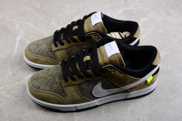 WTVUA x Nike SB Dunk Low WT1233-033 - Image 4