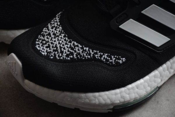adidas Ultra Boost 22 Consortium GX8019 - Image 3