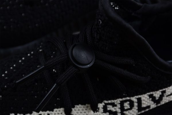 Kid  adidas Yeezy Boost 350 V2 BY1604 - Image 2